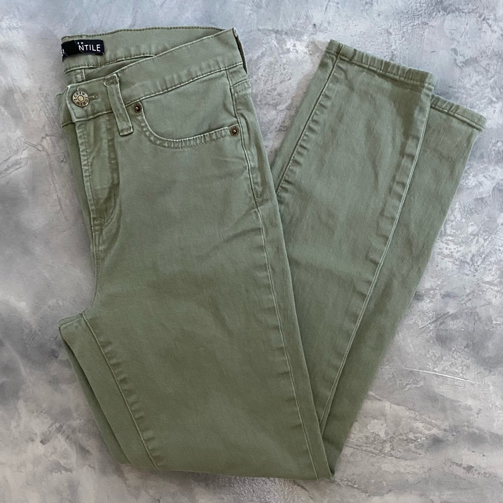 SOLD 💚J.CREW Green Khaki High-Waisted Skinny!